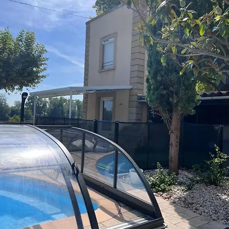 De La Tour Apartment