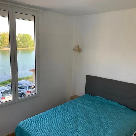 Apartment De La Tour Saint-Pierre-de-Boeuf